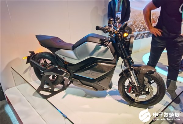 小牛电动发布首款跨骑电动摩托车RQi 时速最高可达160km/h