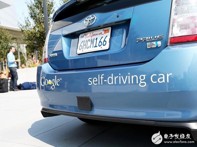 回顾谷歌自动驾驶汽车发展历史：路测不停息且驾且行走