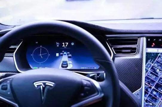 特斯拉升级版的自动驾驶技术将于12月中旬发布，满满都是期待