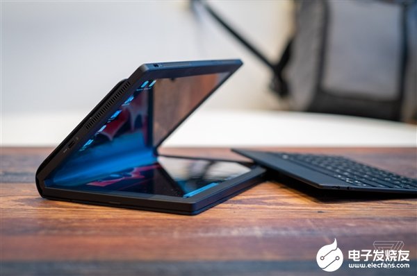 联想推出ThinkPad X1 Fold 提供三种使用模式定价约合人民币1.74万元