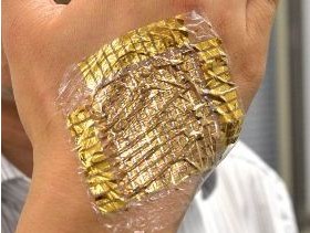 日本研发出可弯曲皮肤形态超薄有机电路