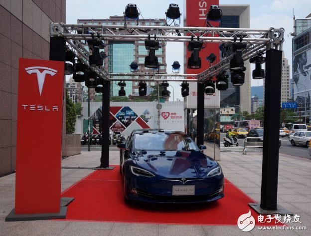 特斯拉旗舰店在台北信义商圈开幕，Model S 房车 2017 年将在中国台湾地区上路